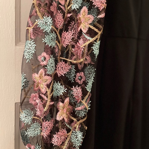 Floral Embroidered Mesh Lantern Sleeve Bodycon Dress - Picture 3 of 3